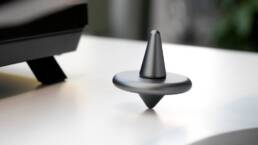 Kickstarter - ST-01 - A multifunctional desk toy that helps you unwind