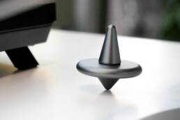 Kickstarter - ST-01 - A multifunctional desk toy that helps you unwind