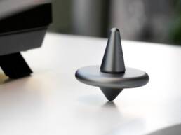 Kickstarter - ST-01 - A multifunctional desk toy that helps you unwind